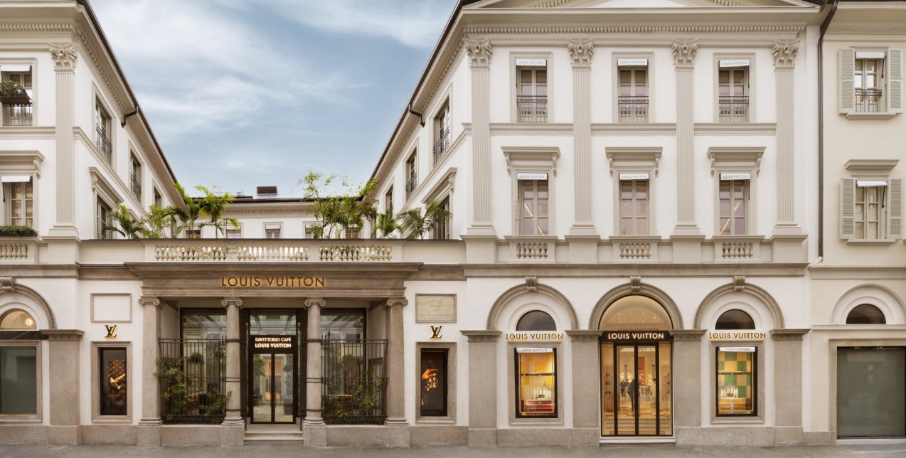 Ο οίκος Louis Vuitton επανασυστήνει τη θρυλική boutique του στη Via Montenapoleone του Μιλάνου