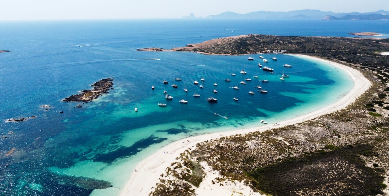 6 κρυμμένα νησιά-διαμάντια Μεσογειακών χωρών, ιδανικά για γαλήνιες διακοπές