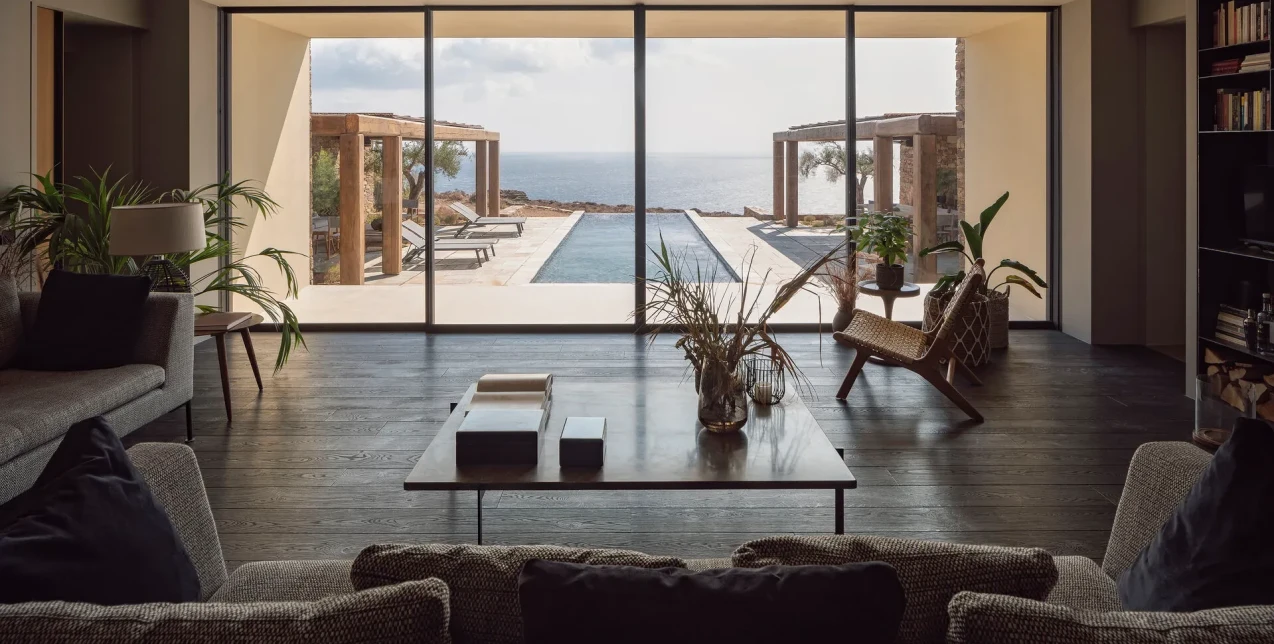 Μια κατοικία-ύμνος στην αυθεντικότητα και την ομορφιά των Κυκλάδων