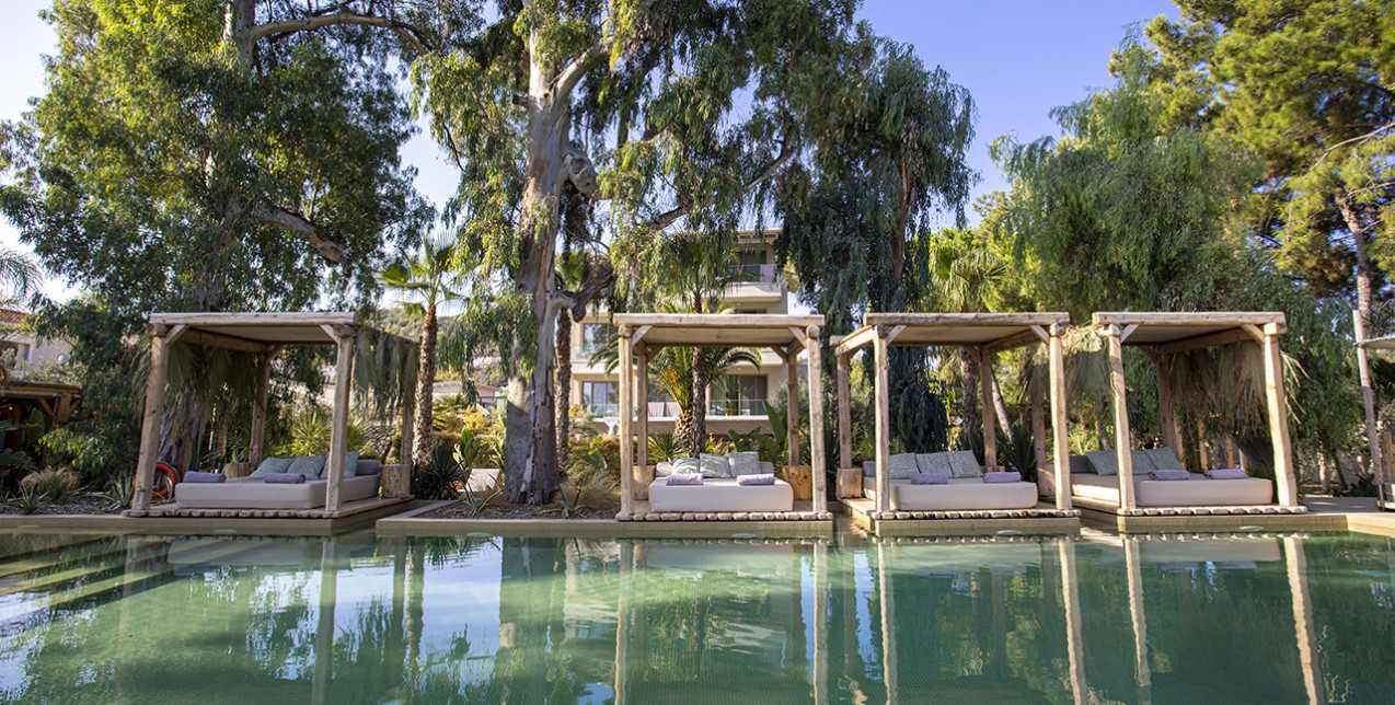 Μια γαλήνια όαση σε αρμονία με το περιβάλλον, που επαναπροσδιορίζει την έννοια της βιώσιμης πολυτέλειας