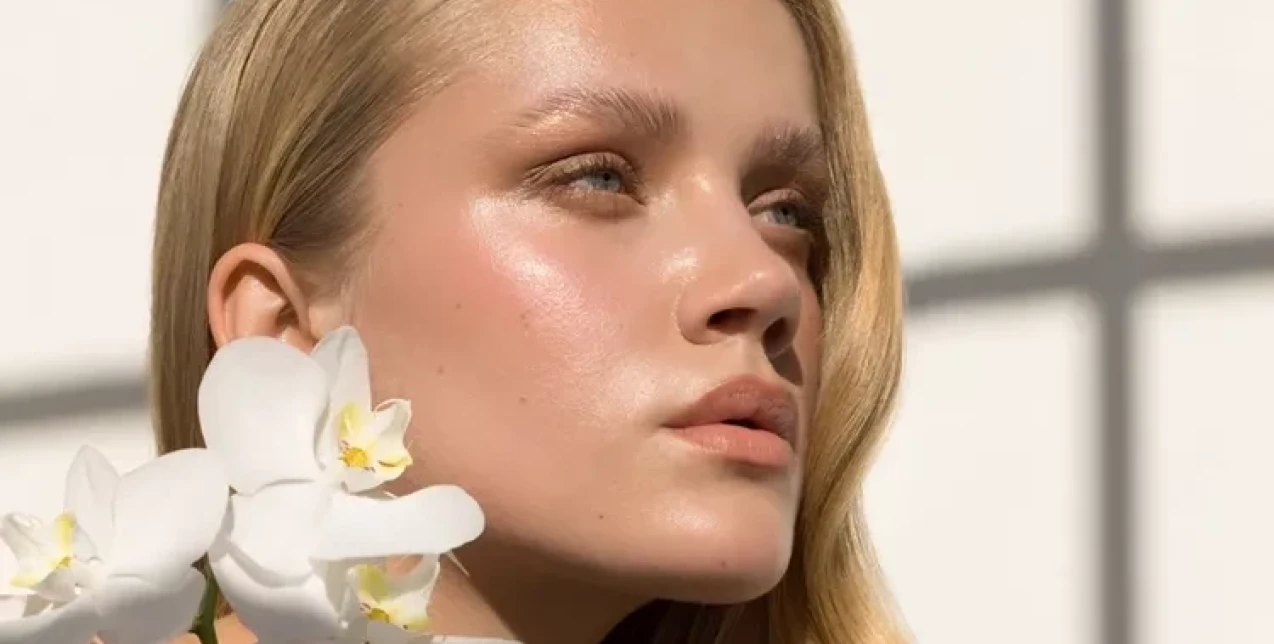 Skincare SOS: Ποια συστατικά προϊόντων πρέπει να αποφεύγουμε κατά την έκθεση στον ήλιο 