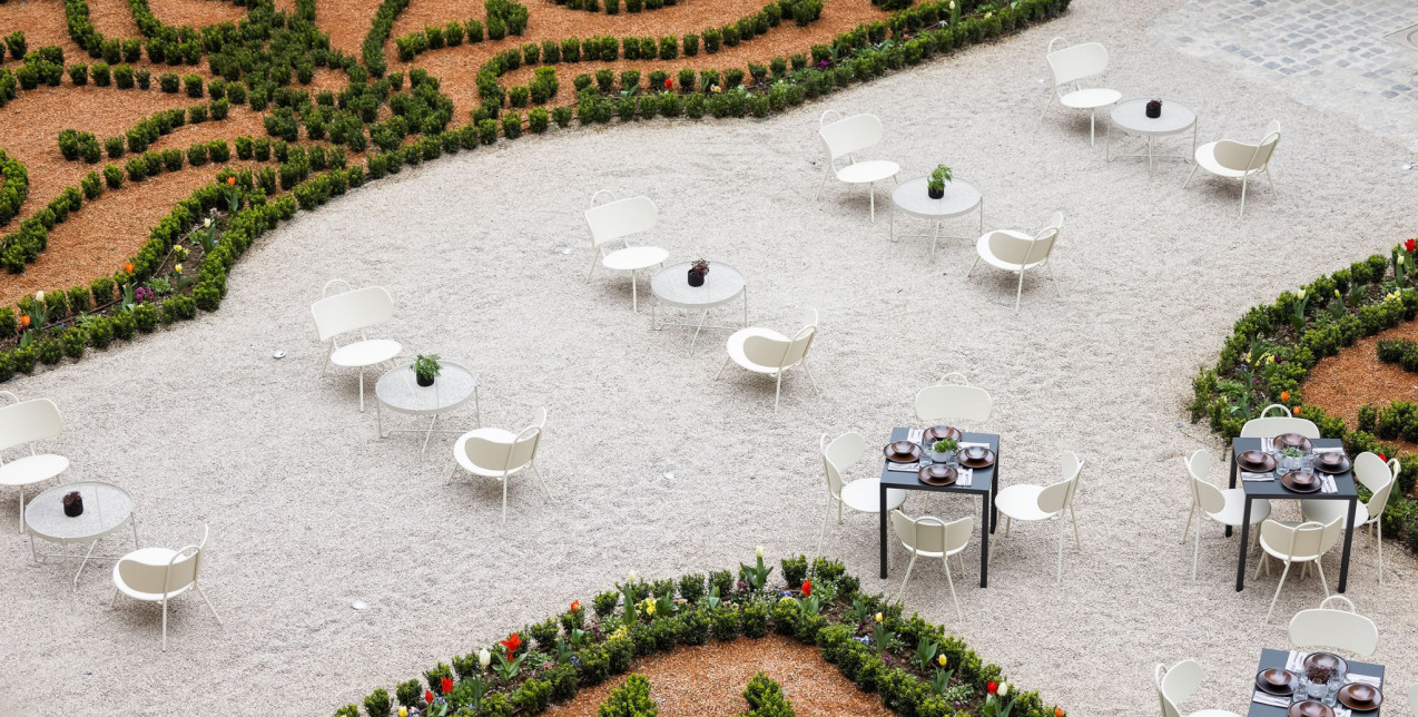 Οι πιο όμορφες καλοκαιρινές αυλές στο Παρίσι 