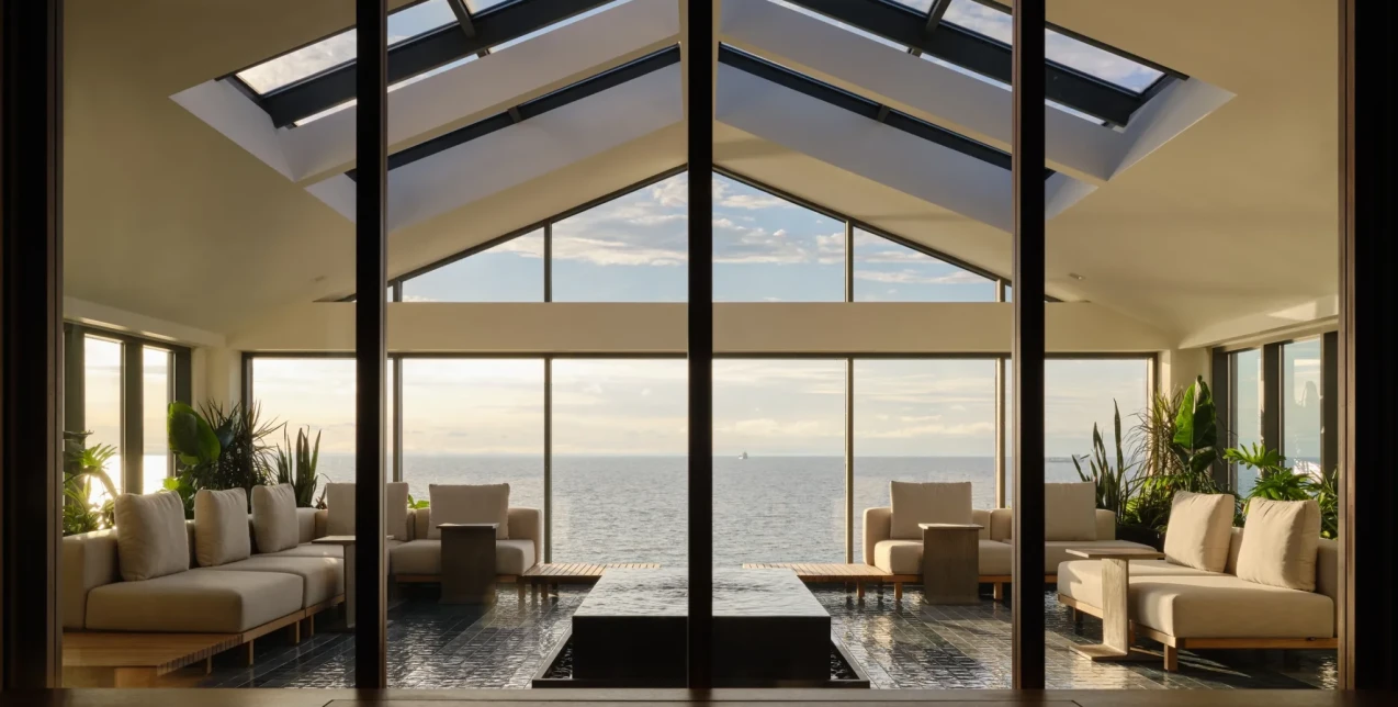 ﻿Ένα μοναδικό καταφύγιο στο Καναδά που μοιάζει να αιωρείται πάνω στο νερό