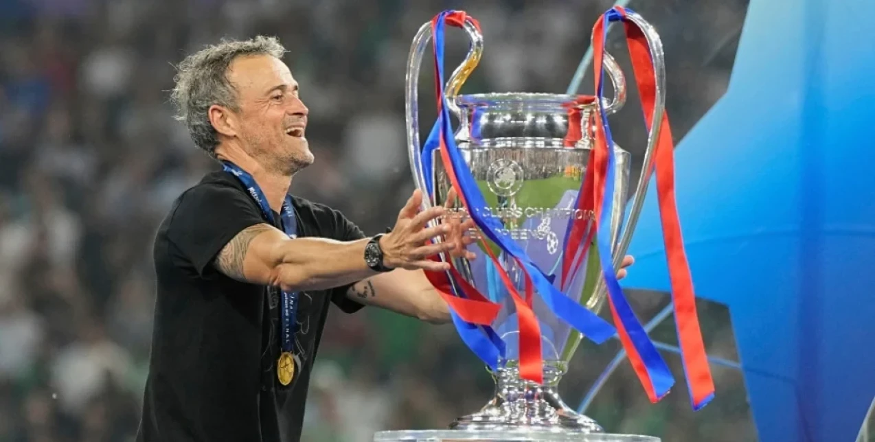 Luis Enrique: Γιατί όλος ο κόσμος σήμερα υποκλίνεται στον Ισπανό προπονητή της Paris Saint-Germain;