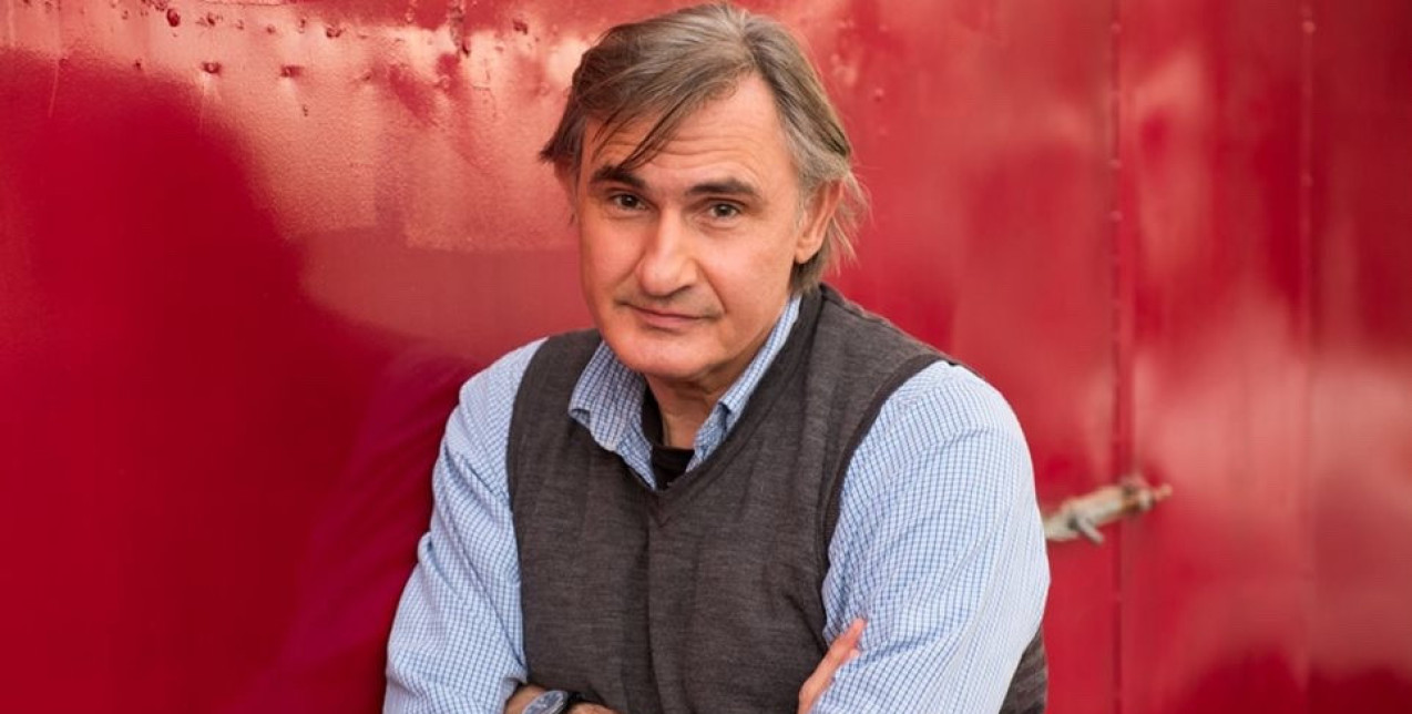 SKG Stories: Ο Άκης Σακελλαρίου, σε μια αποκλειστική συνέντευξη στο GLOW.GR, μιλάει για τη Θεσσαλονίκη που «γυρίζει σελίδα»