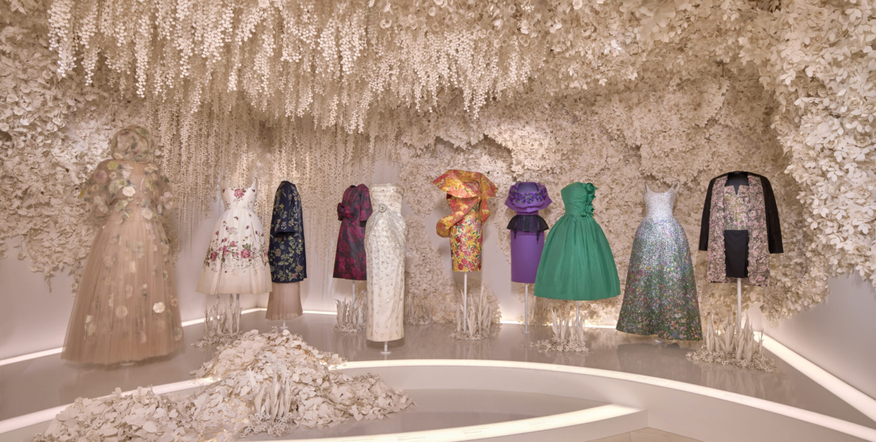 Jardins Rêvés: Η νέα έκθεση του οίκου Dior στη Προβηγκία υμνεί τα άνθη που ενέπνευσαν μοναδικές δημιουργίες