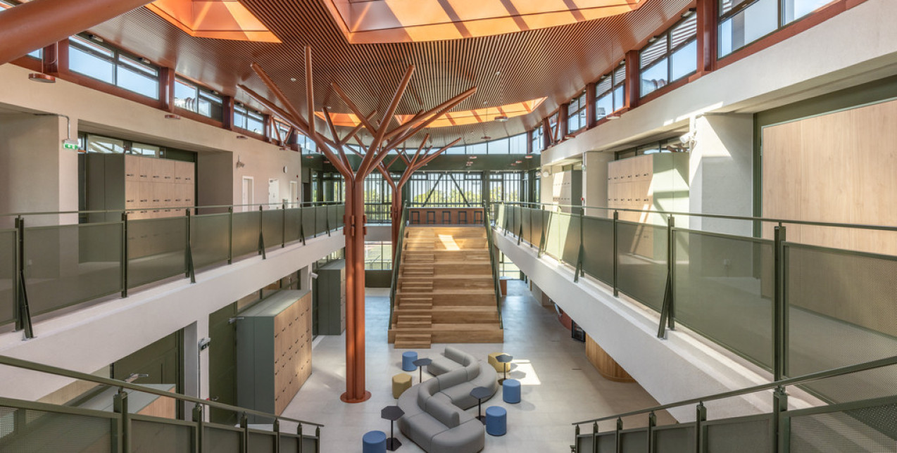 Το Pinewood επέστρεψε και επίσημα στο campus του Κολλεγίου Ανατόλια, θέτοντας σύγχρονους κανόνες στο design 