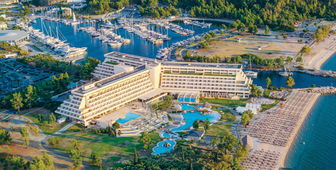 Σε αυτό τον μαγικό προορισμό στη Χαλκιδική ο χρόνος κυλά αργά και η ηρεμία είναι το απόλυτο ζητούμενο