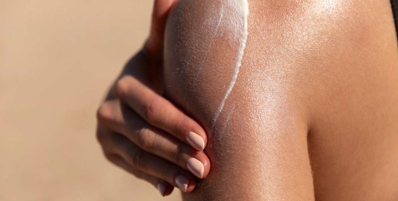 Self tan prep: Όλα τα μυστικά προετοιμασίας για άψογο μαύρισμα 