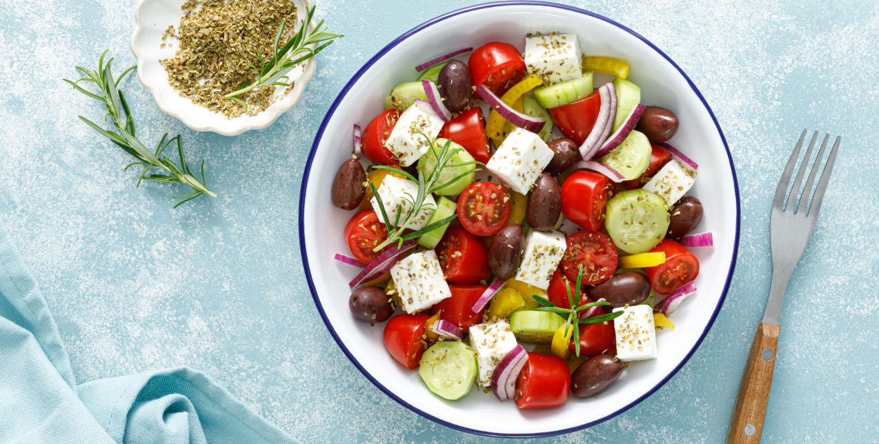 12 full δροσερά πιάτα με ελληνικές νότες που δεν γίνεται να λείπουν από τα καλοκαιρινά τραπέζια μας