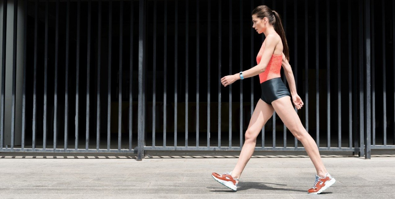 Οι ασκήσεις που αν συνδυαστούν με περπάτημα θα δείτε το σώμα σας να «μεταμορφώνεται»