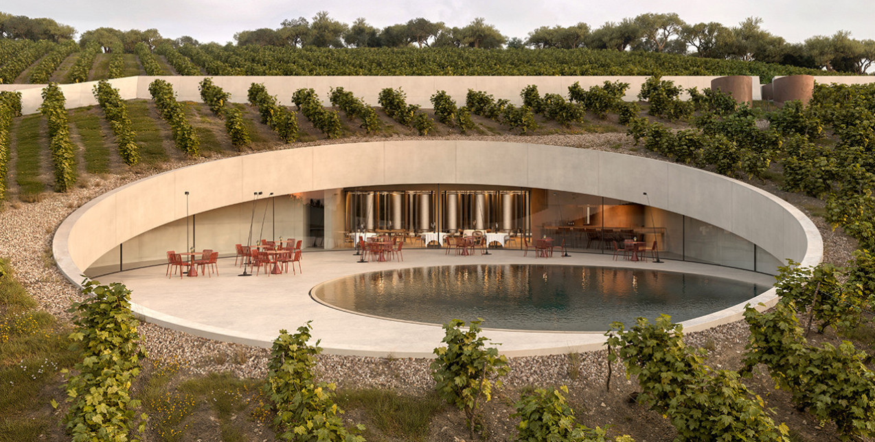 Ένα υπόσκαφο οινοποιείο στην Αιδηψό «χαράζει» το ήρεμο τοπίο γύρω του 