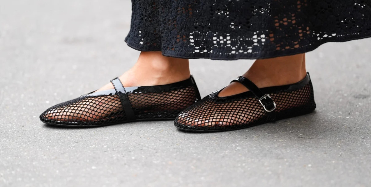 Οι mesh μπαλαρίνες βρίσκονται παντού φέτος το καλοκαίρι