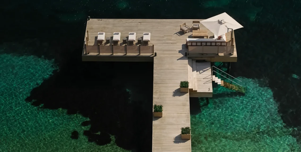 Μία βίλα στο Μπόντρουμ με μινιμαλιστική αρχιτεκτονική και πανοραμική θέα στο Αιγαίο