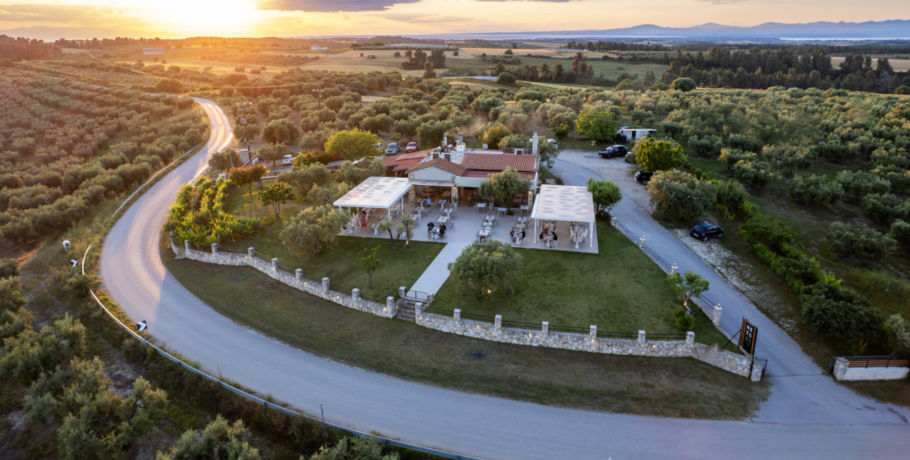 Μια αυθεντική εμπειρία ελληνικής γαστρονομίας σ' ένα μαγευτικό σημείο της Χαλκιδικής 