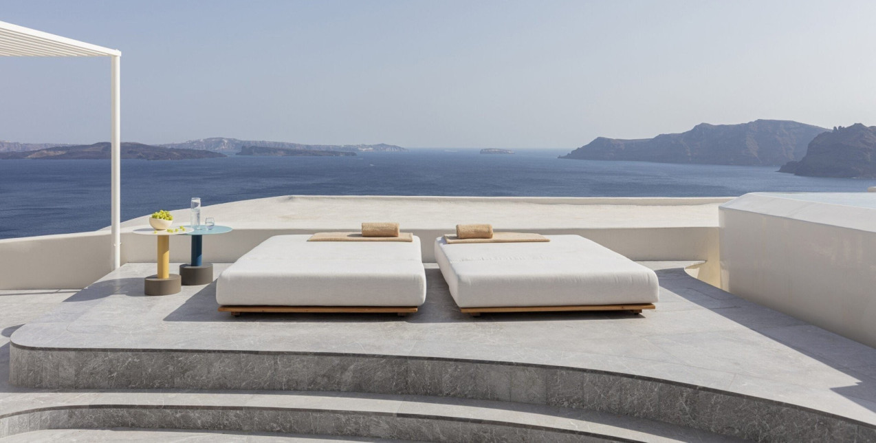 10 σπίτια σε ελληνικά νησιά που ξεχωρίσαμε από τις «σελίδες» του GLOW.gr για την αισθητική και την αρχιτεκτονική τους