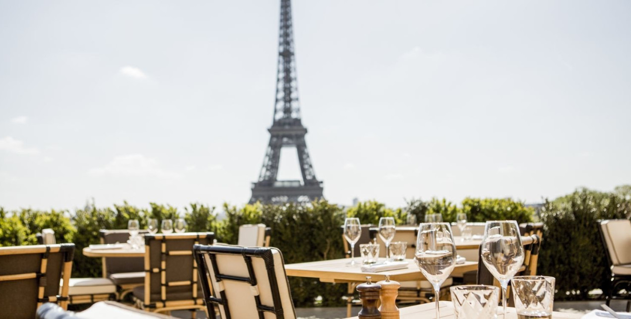 Τα ομορφότερα rooftops στο Παρίσι που προσφέρουν καλοκαιρινή ατμόσφαιρα και μοναδική θέα