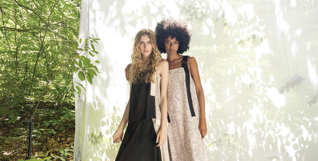 Οι καθαρές γραμμές, τα φυσικά υλικά και η βιώσιμη σκέψη πρωταγωνιστούν στη φιλοσοφία αυτού του μοναδικού fashion brand