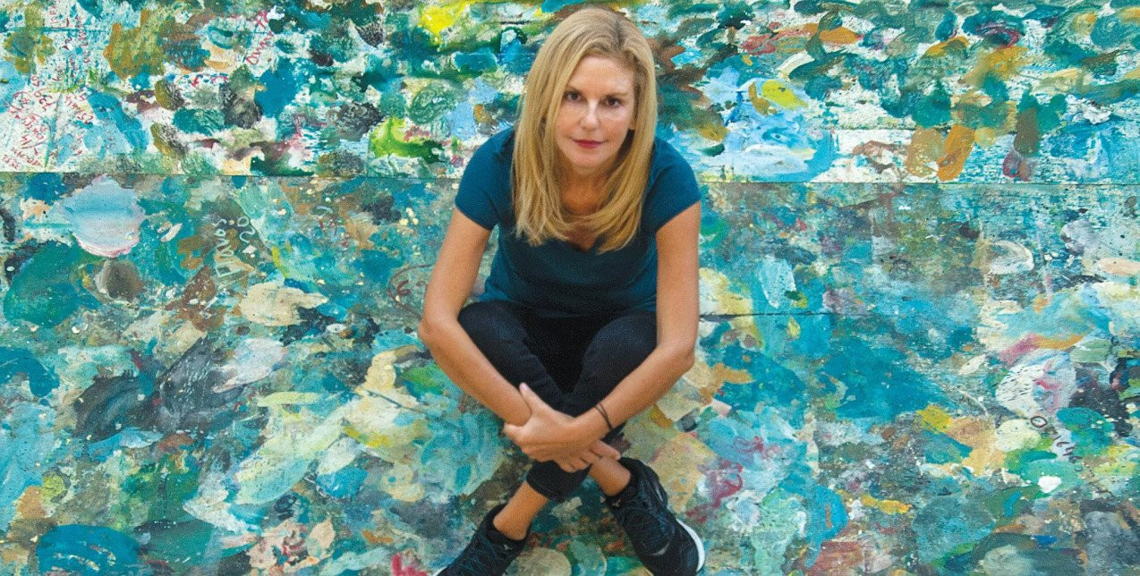 Η Μαρία Φιλοπούλου μας παρουσιάζει την αναδρομική της έκθεση στο Ναύπλιο η οποία αποτυπώνει τη σχέση της με τη φύση