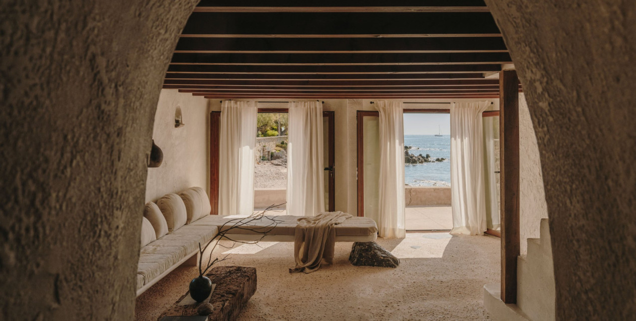 Μία παλιά κατοικία ψαράδων μεταμορφώθηκε σε ένα μεσογειακό καταφύγιο