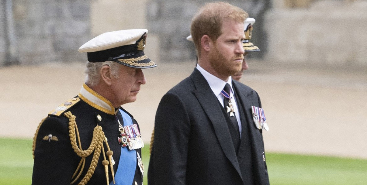 New Era: Έχουν έρθει όντως ξανά κοντά ο βασιλιάς Κάρολος με τον πρίγκιπα Harry;