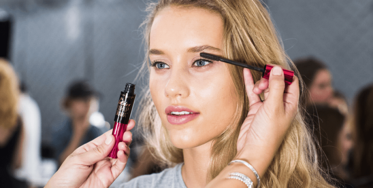 Κι όμως, με ένα σωστό lash care routine μπορείτε να αποκτήσετε τις βλεφαρίδες των ονείρων σας