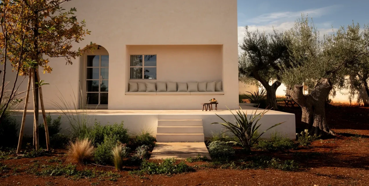 Ένα αγροτικό αρχοντικό μεταμορφώθηκε σε τόπο αναγέννησης που υμνεί τη παράδοση