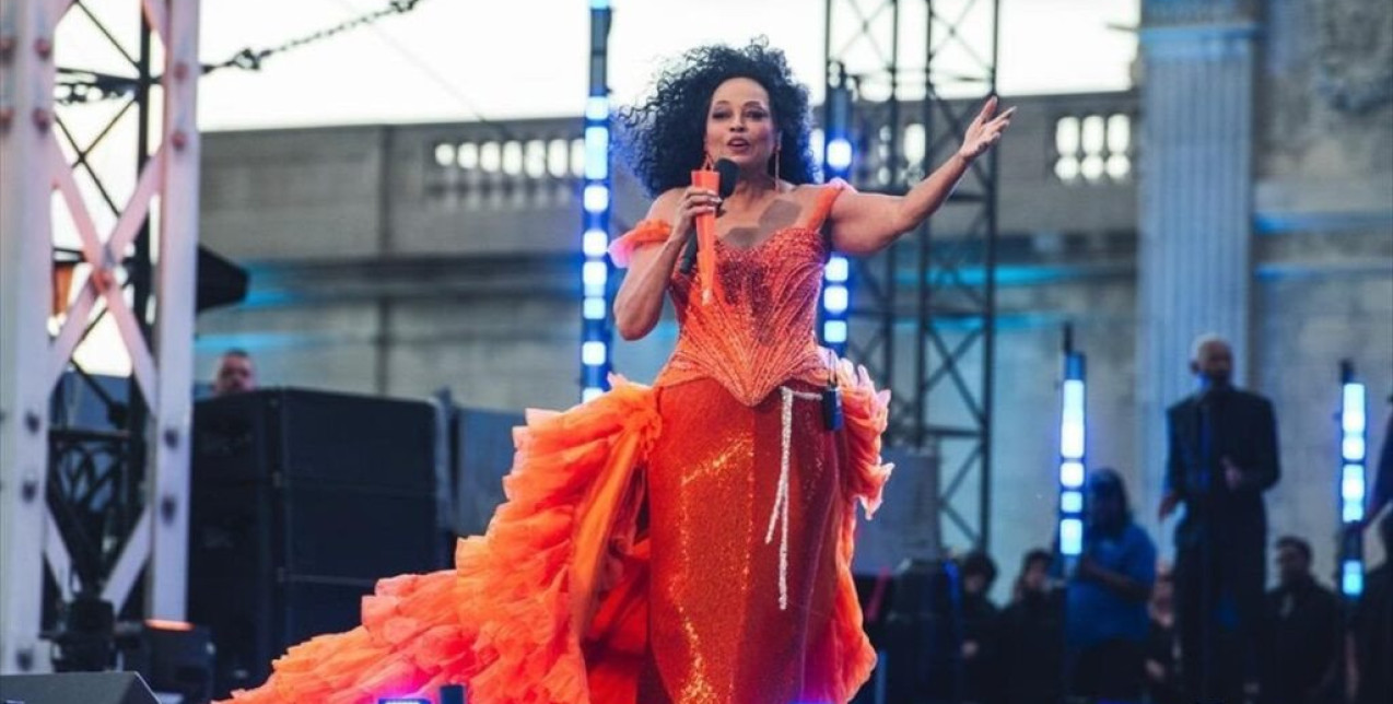 Η Diana Ross μάγεψε τα πλήθη στο κατάμεστο Καλλιμάρμαρο σε μια συγκλονιστική βραδιά