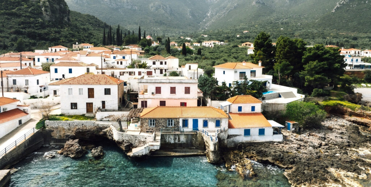 Οι low-profile προορισμοί της Πελοποννήσου που δεν έχουν να ζηλέψουν τίποτα από τα ελληνικά νησιά 