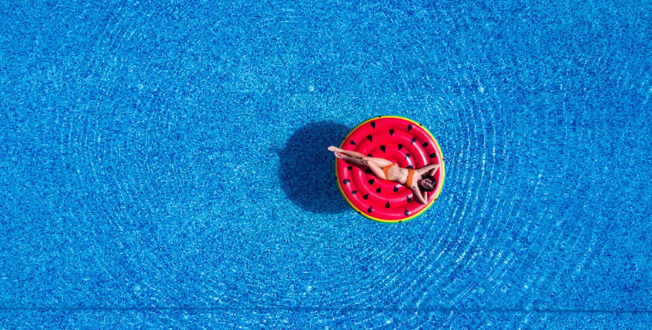 Οι πιο δημιουργικές ιδέες για να περάσουμε τις μέρες που ο καύσωνας «χτυπάει» κόκκινο