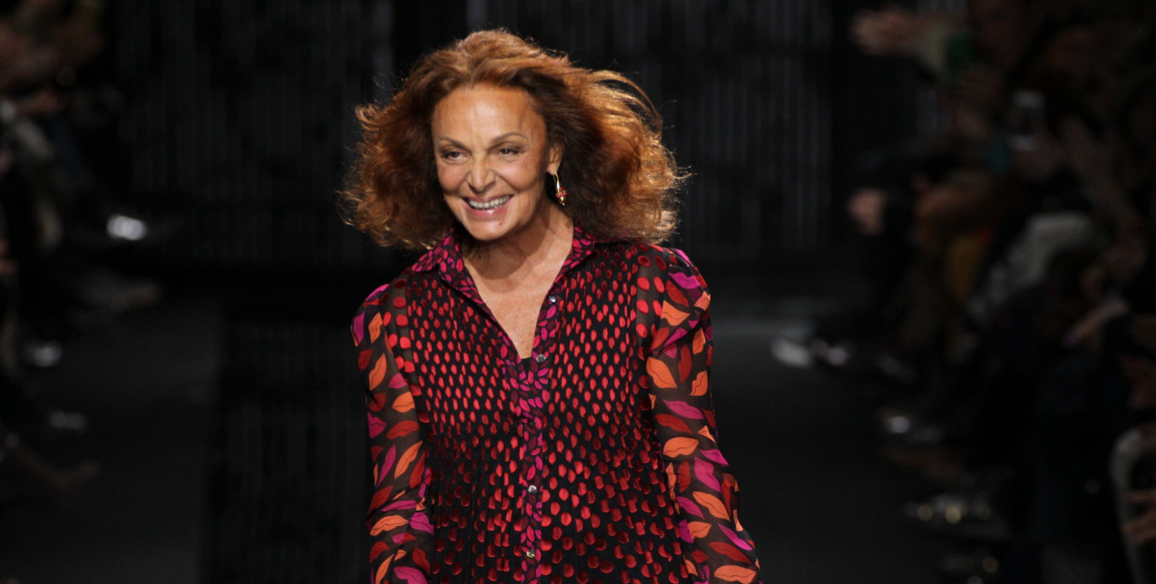 Η Diane von Fürstenberg απολαμβάνει το δικό της αυθεντικό καλοκαίρι στη Σίφνο