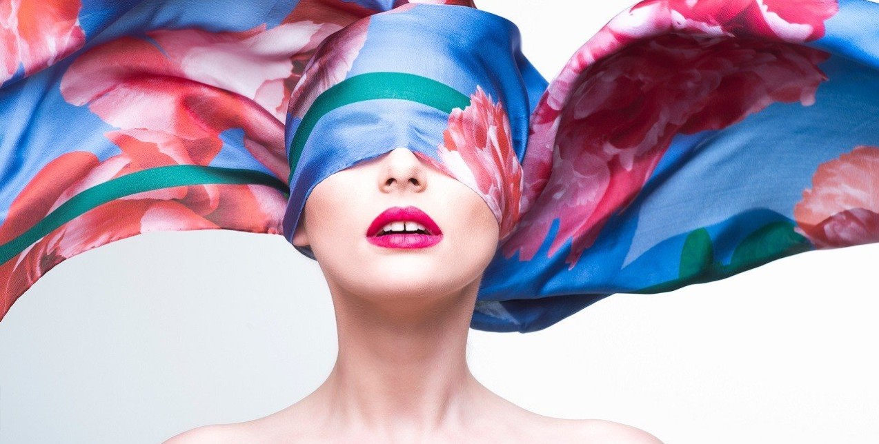 6 ελληνικές υπογραφές που δημιουργούν υπέροχα φουλάρια 