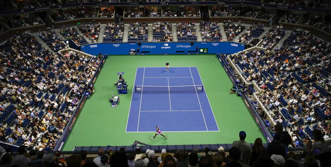 H λάμψη του Tiffany & Co., το iconic jacket του Djokovic, το look του Alcaraz και όλα όσα ξεχωρίσαμε έως τώρα στο US Open