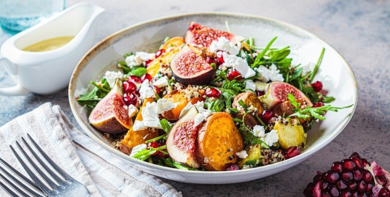 Οι σαλάτες που πρέπει να καταναλώνετε το βράδυ για επίπεδη κοιλιά το πρωί 