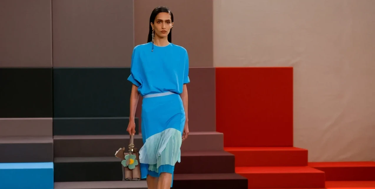 Η Sylvia Venturi Fendi επαναπροσδιόρισε τη σύγχρονη πολυτέλεια μέσα από την ολοκαίνουρια collection στο Μιλάνο