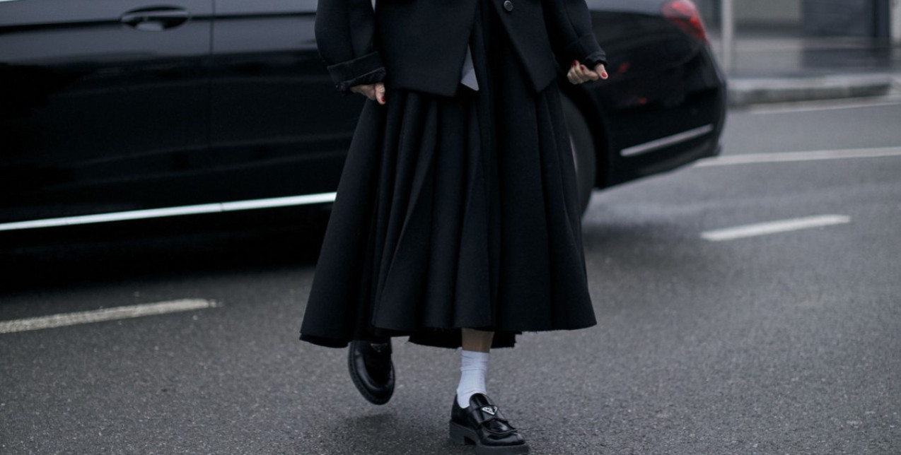 Ένα ζευγάρι μαύρα loafers είναι το μόνο σχέδιο που χρειάζεται η fall collection σας