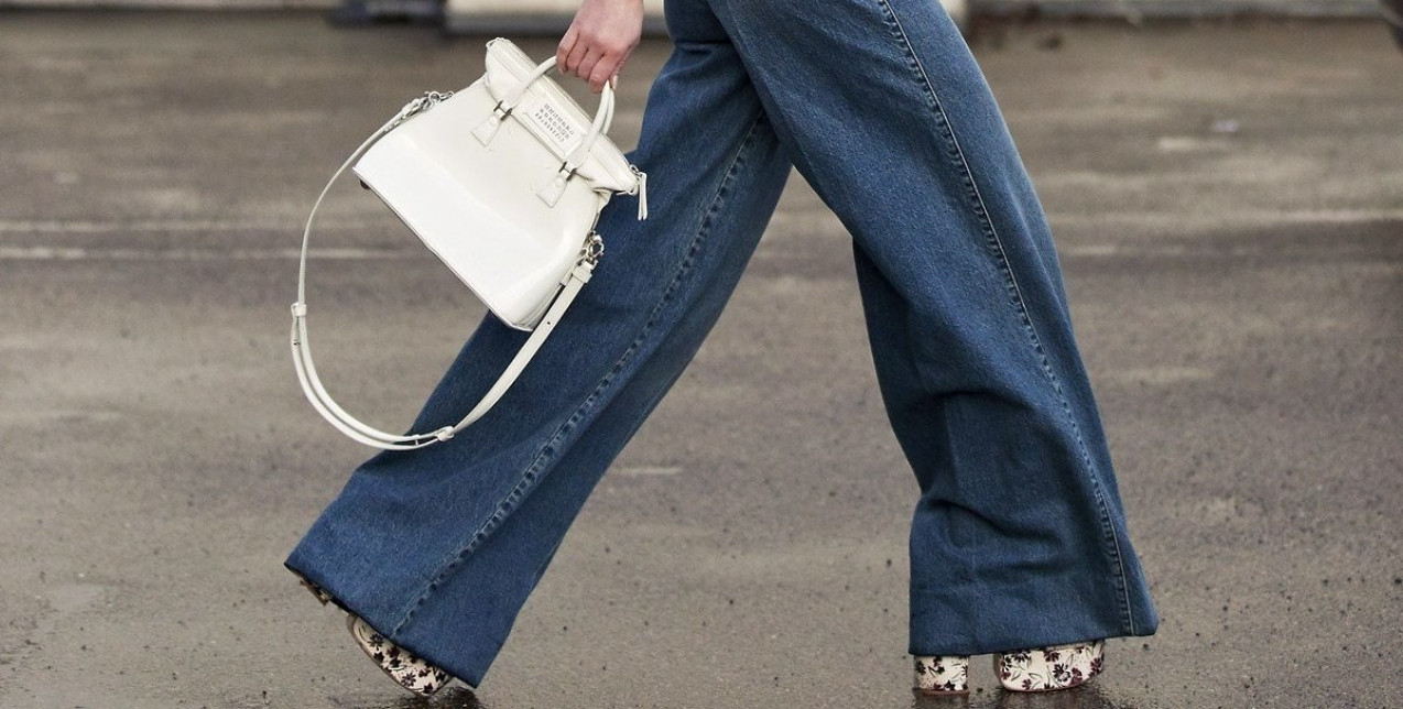 Πώς θα φορέσετε με απόλυτη επιτυχία τα wide-leg jeans φέτος τον χειμώνα 