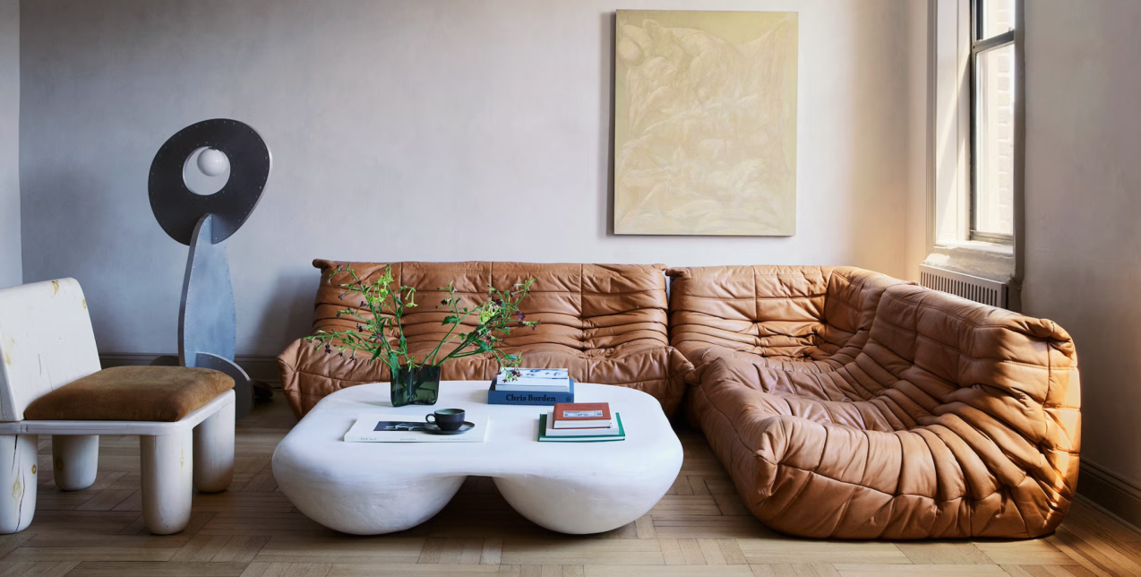 Ο απόλυτος οδηγός για να καθαρίσουμε σωστά τον καναπέ μας 