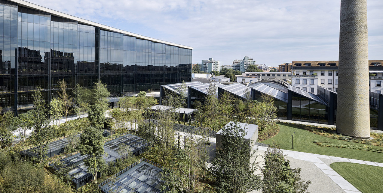 Περιηγηθείτε στα κεντρικά γραφεία της Moncler στο Μιλάνο που δείχνουν τον δρόμο προς ένα βιώσιμο μέλλον