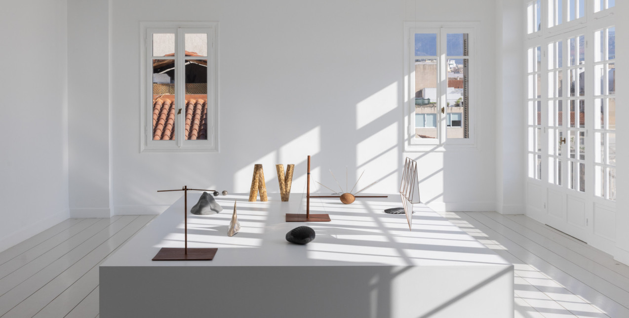 Η πρώτη ατομική έκθεση του Μιχάλη Αναστασιάδη στην Ελλάδα είναι γεγονός: Ο κορυφαίος Κύπριος designer παρουσιάζει τα νέα έργα του στην γκαλερί Melas Martinos