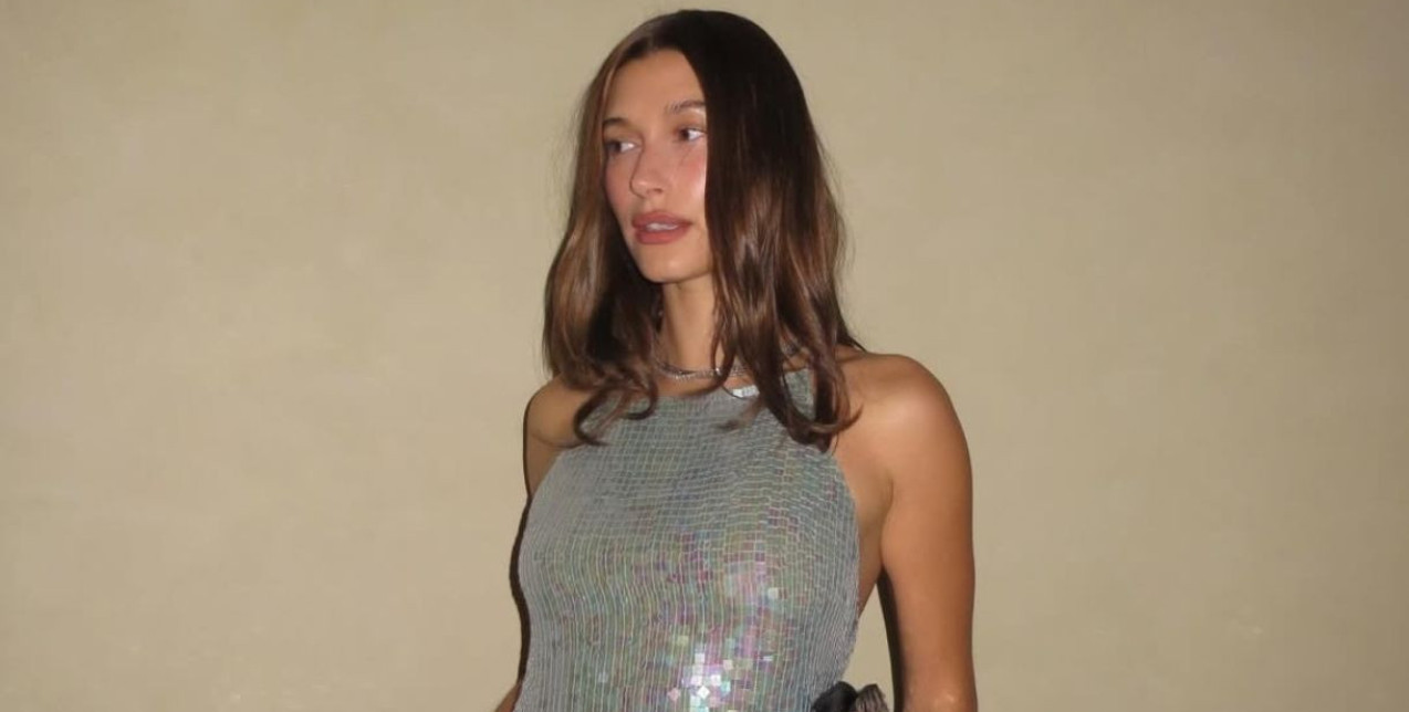 Μία mascara με γκλίτερ είναι το απόλυτο must-have για ένα total glam look στις γιορτές 