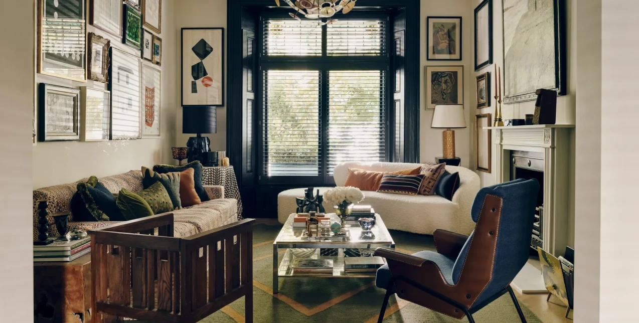 Μια ανανεωμένη μεζονέτα στο Κένσινγκτον: Το σπίτι που θυμίζει καμβά τέχνης