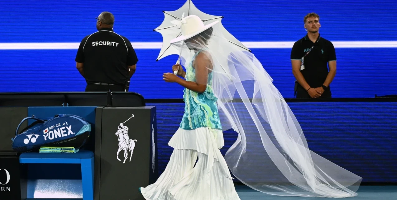 Η Naomi Osaka μετέτρεψε το tennis court του Αυστραλιανού Open σε πασαρέλα Υψηλής Ραπτικής