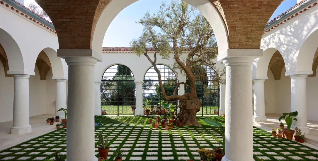 Ποια είναι η ιστορία της βίλας La Pausa της Coco Chanel όπου φωτογραφήθηκε η πρώτη καμπάνια του Matthieu Blazy για τον οίκο;