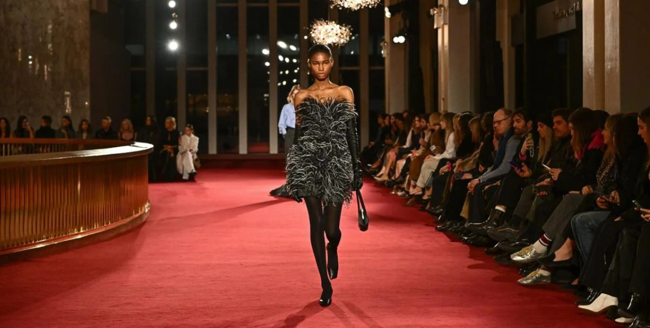 O Michael Kors γιόρτασε 45 χρόνια παρουσίας στη μόδα με την πιο εντυπωσιακή συλλογή