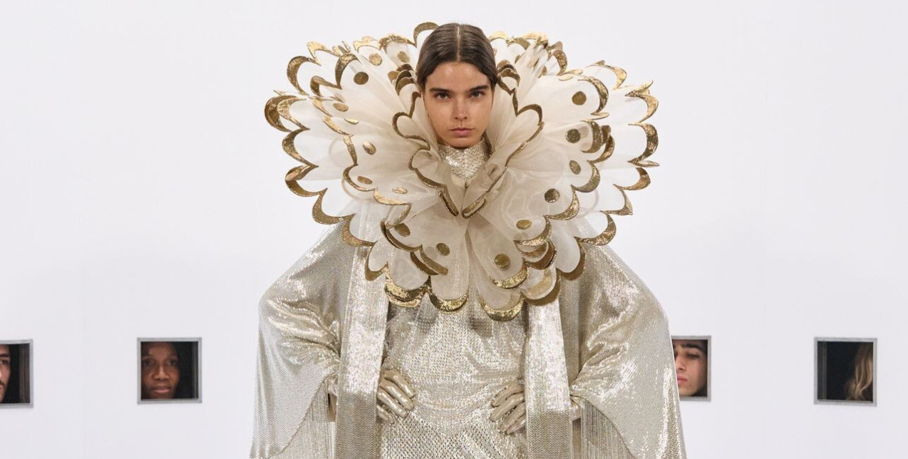 Η Haute Couture SS26 collection του Valentino ήταν ένας φόρος τιμής στον αείμνηστο σχεδιαστή και στη Χρυσή εποχή του Hollywood