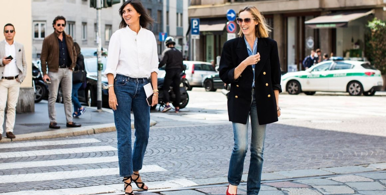 Τα outfit jeans που επιλέγουν οι Γαλλίδες τη νέα σεζόν στο repeat