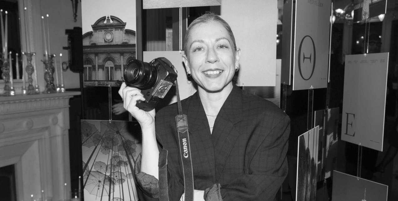 SKG Stories: Η Ιωάννα Χατζηανδρέου δίνει τον δικό της ορισμό στη Φωτογραφία, μιλά για την εμπειρία της στα περιοδικά και για την πόλη από την οποία ξεκίνησαν όλα