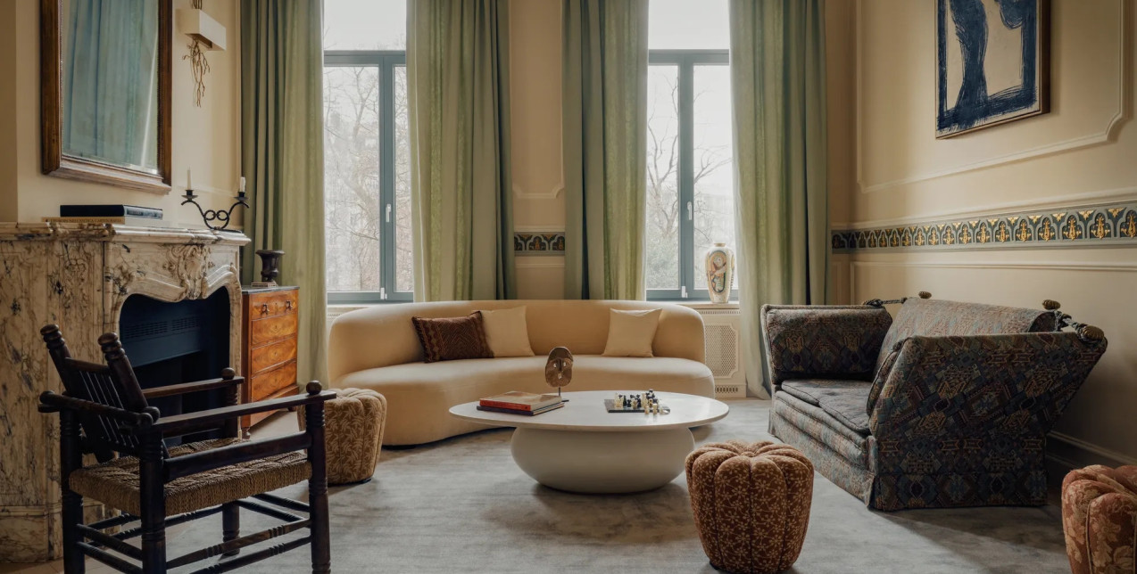 Στην κεντρική Ευρώπη υπάρχει μια κατοικία με χρώματα και πολιτισμικές αναφορές στη ζεστή Αίγυπτο