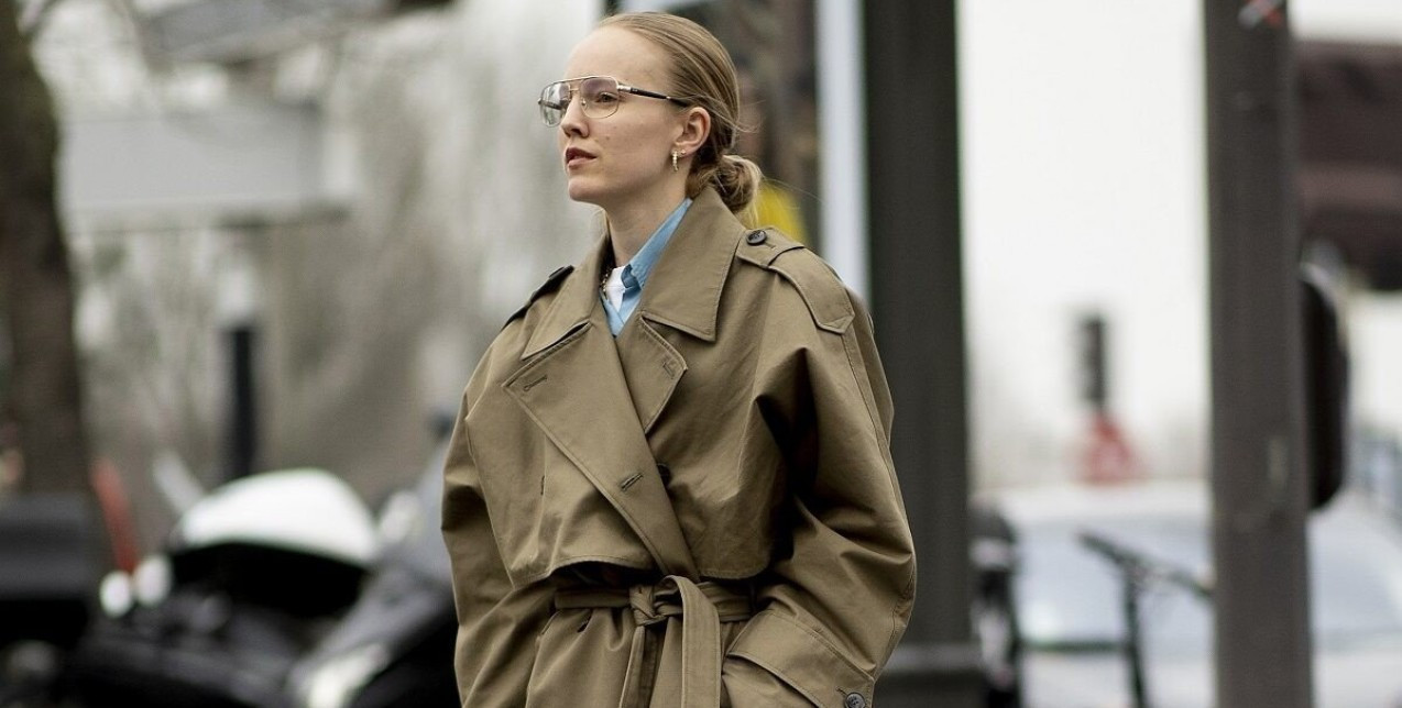 Οι καμπαρντίνες που θα μετατραπούν στο μοναδικό πανωφόρι των εμφανίσεων σας